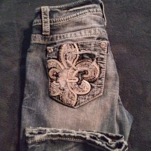 Size 26 miss me jeans.